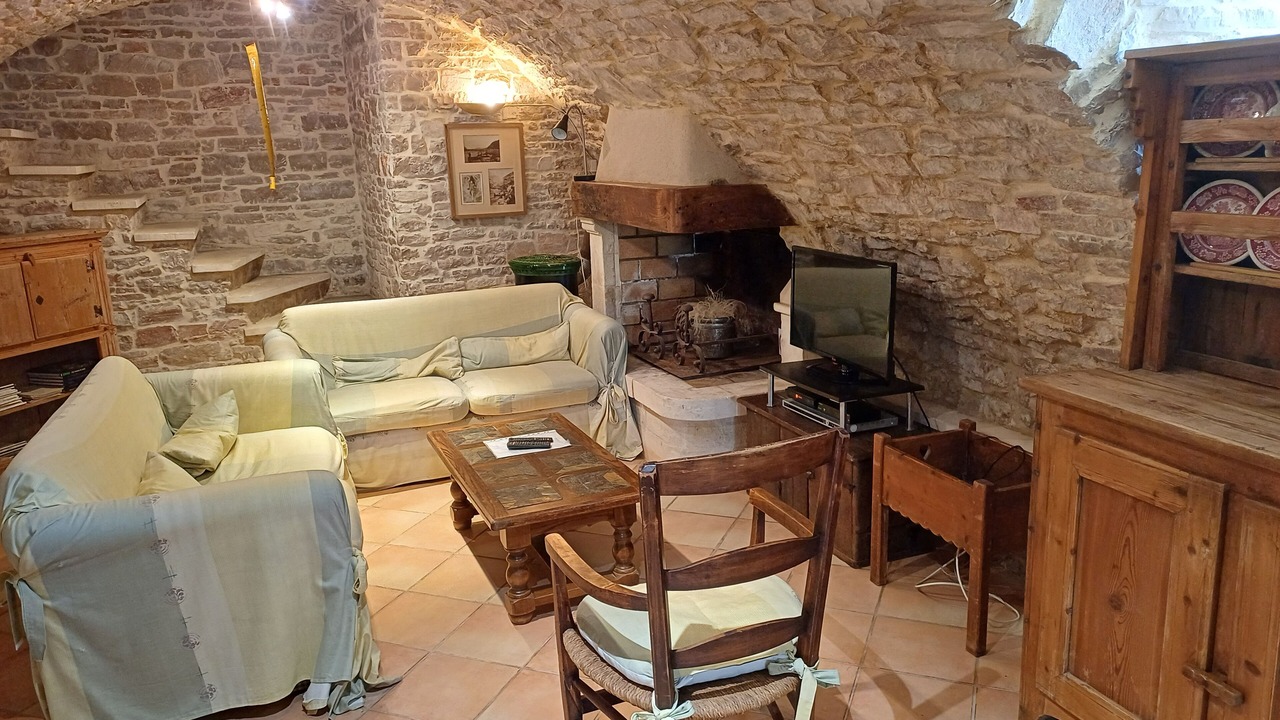 Photo of Livingroom in Hures-la-Parade