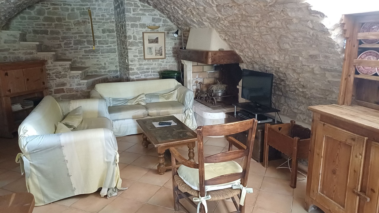 Photo of Livingroom in Hures-la-Parade