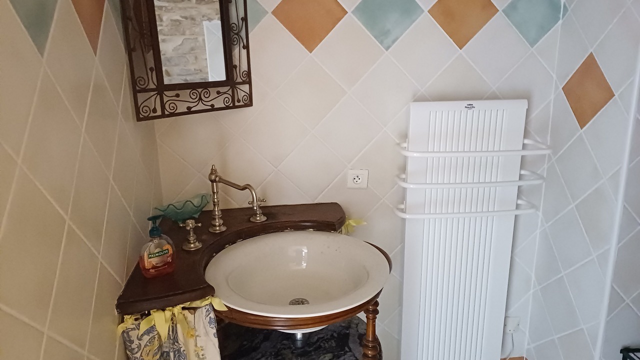 Photo of Bathroom in Hures-la-Parade