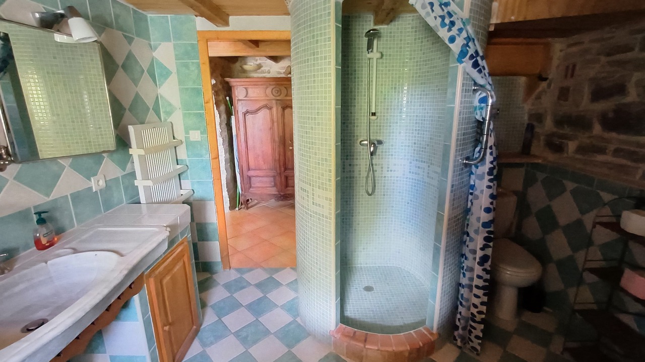 Photo of Bathroom in Hures-la-Parade