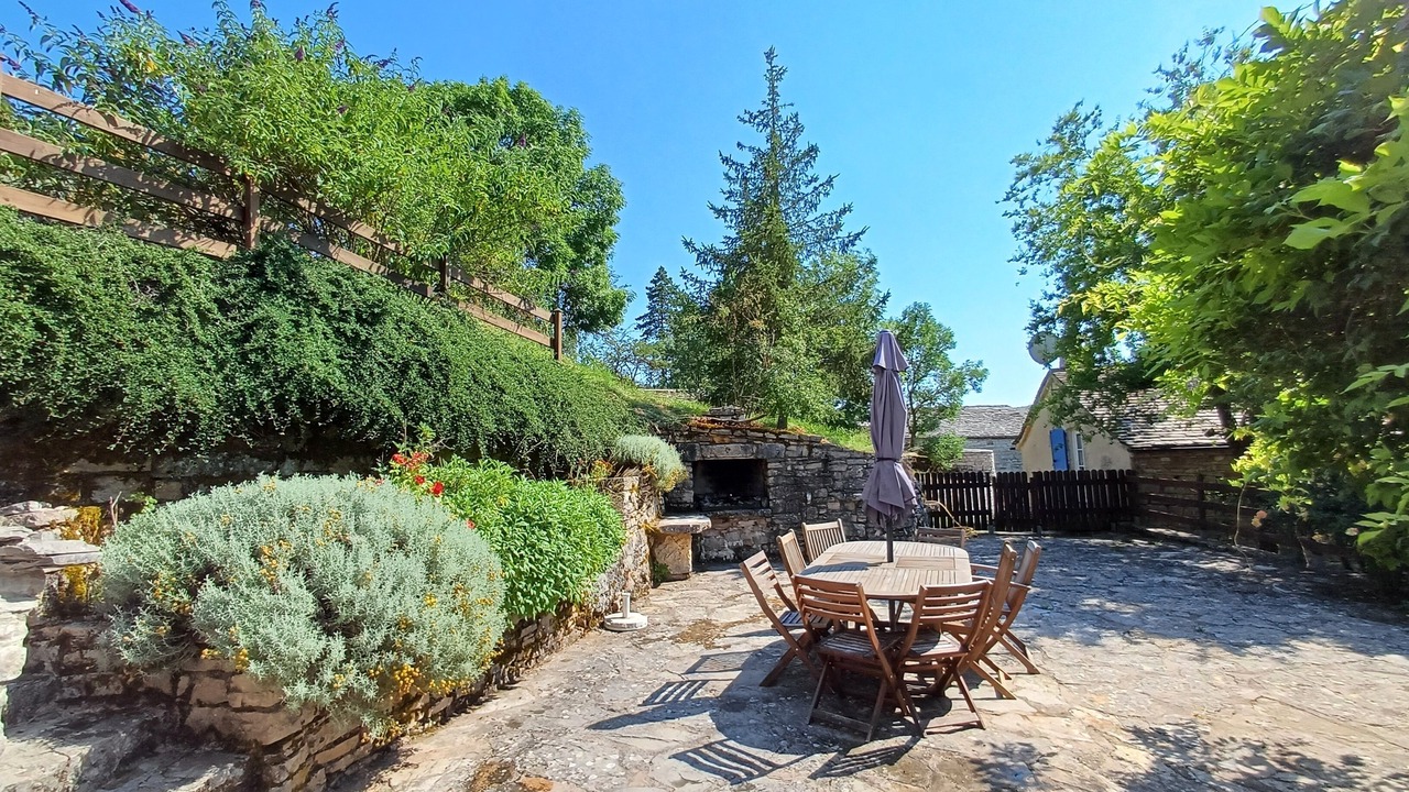 Photo of Outdoor in Hures-la-Parade