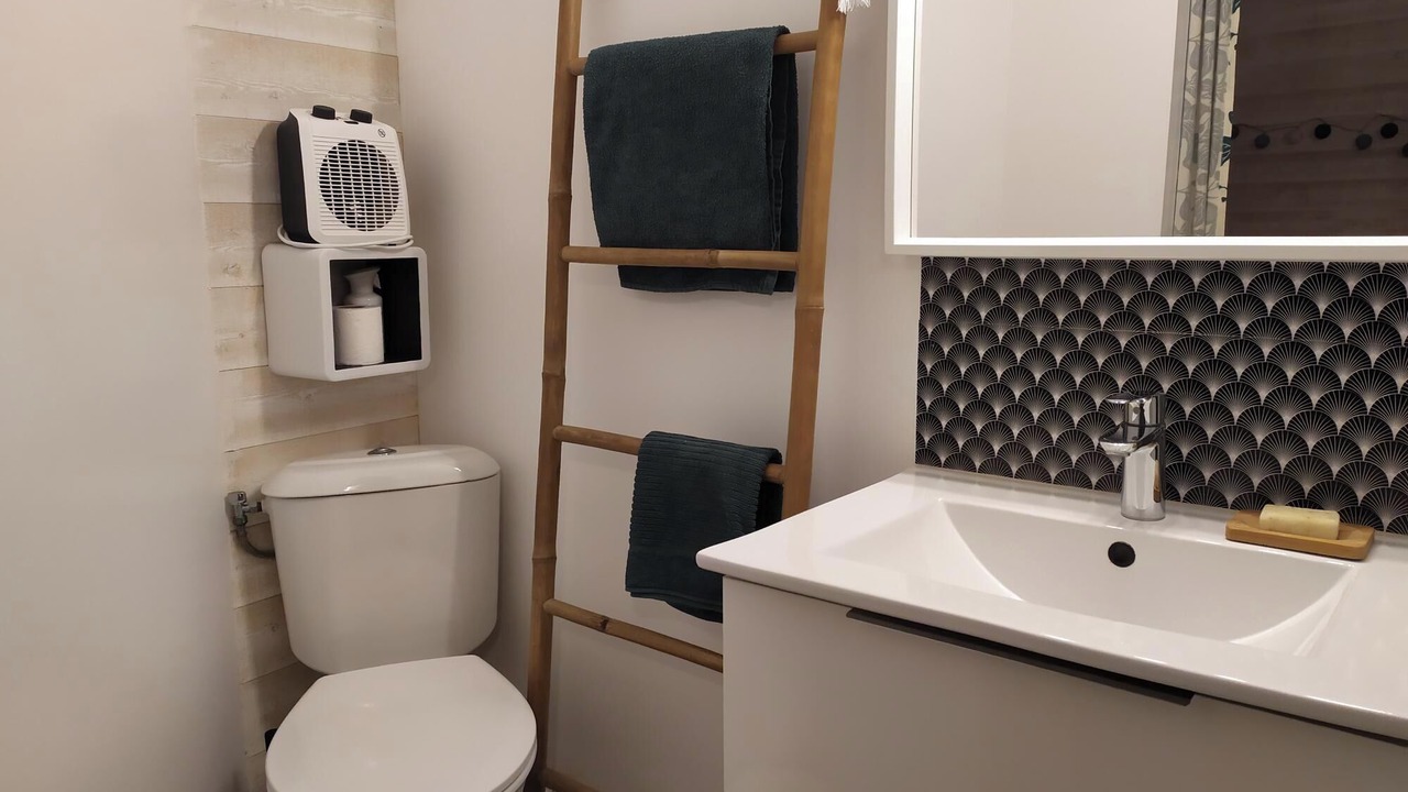 Photo of Bathroom in Noyant-la-Plaine