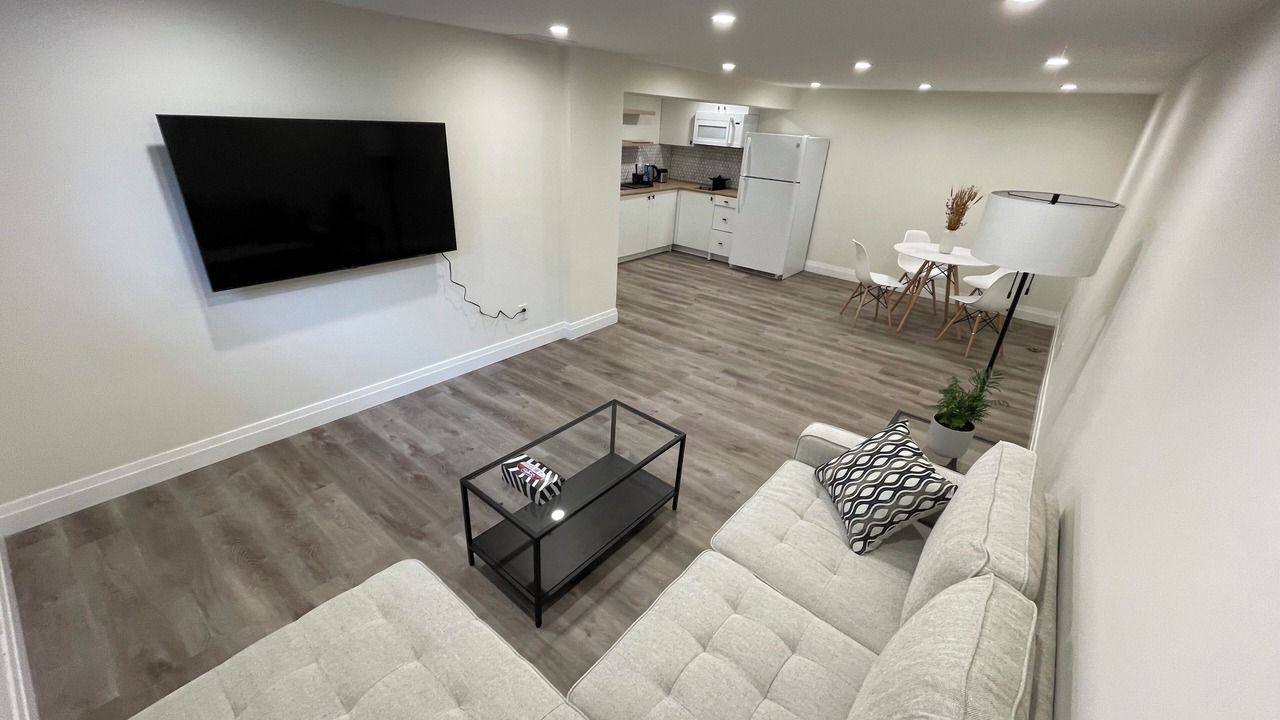Photo of Livingroom in Thornhill