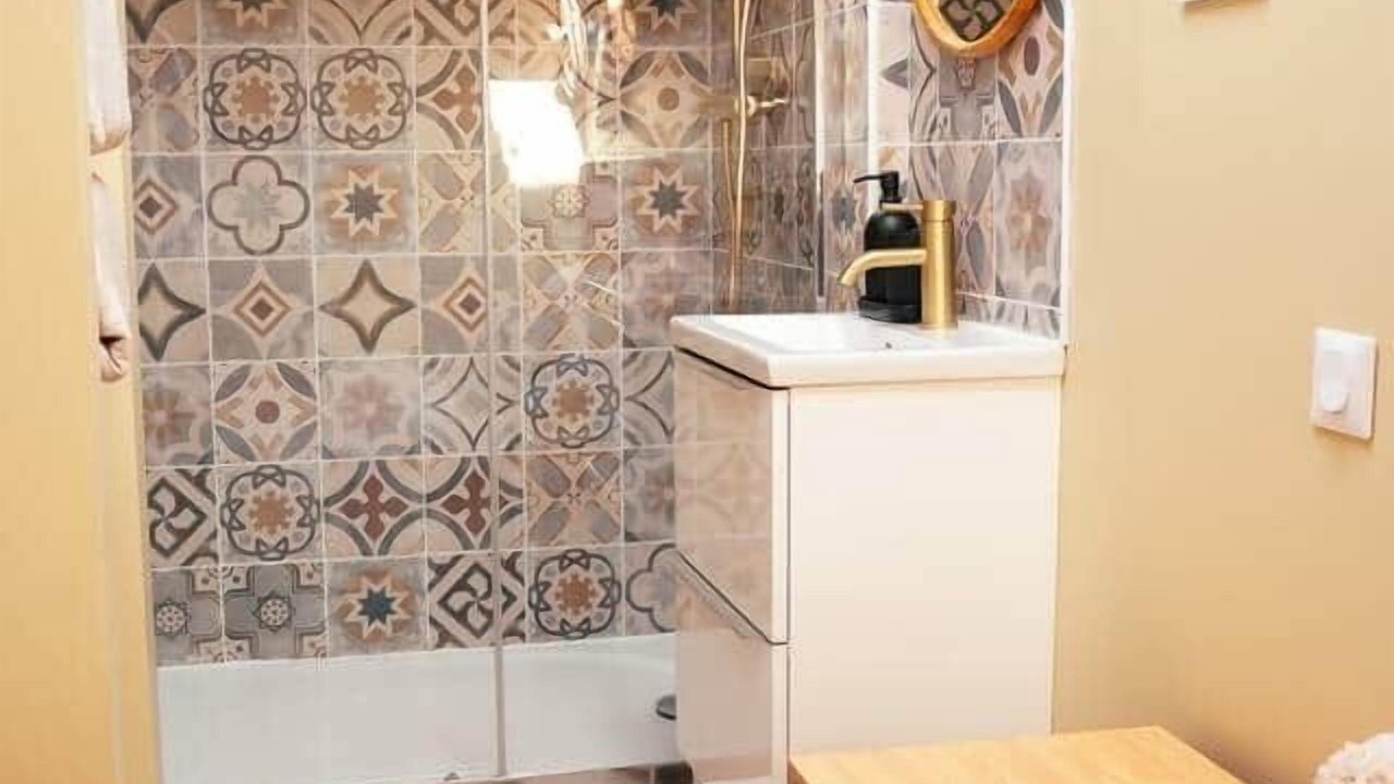 Photo of Bathroom in Quartier Saint-Clement - Jardin des Plantes