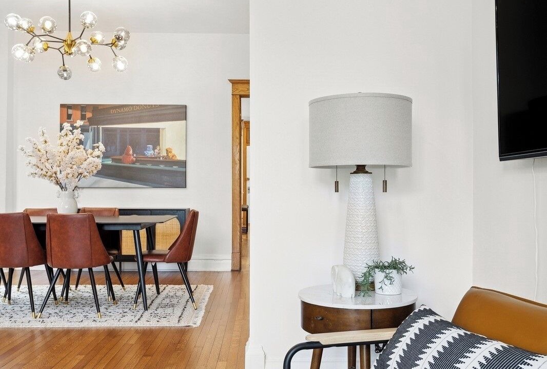 Photo of Livingroom in Ravenswood