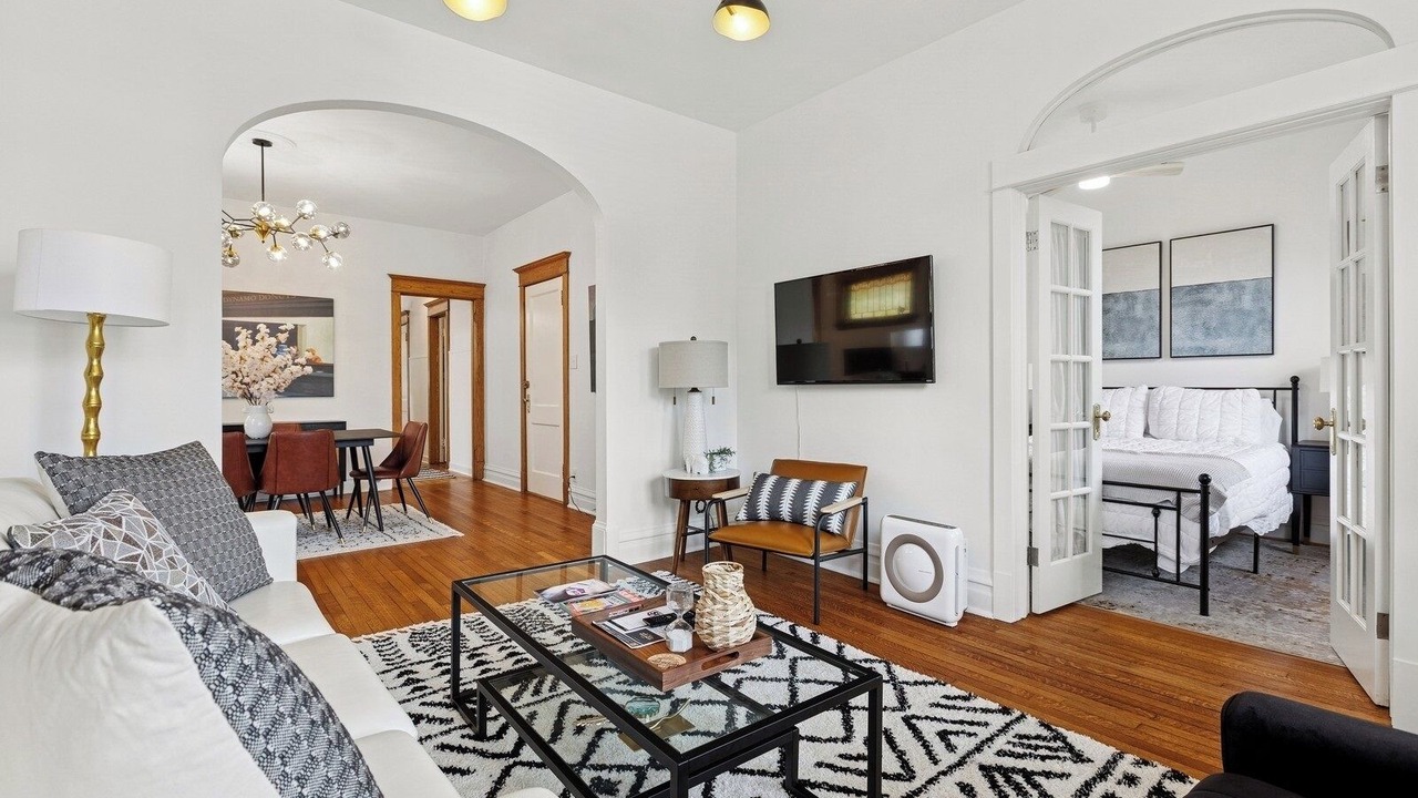 Photo of Livingroom in Ravenswood