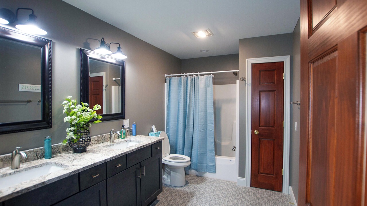 Photo of Bathroom in Council Hill
