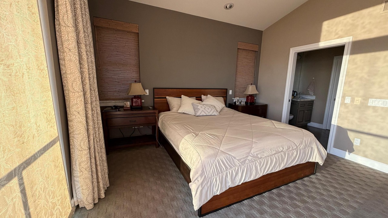 Photo of Bedroom in Crestline