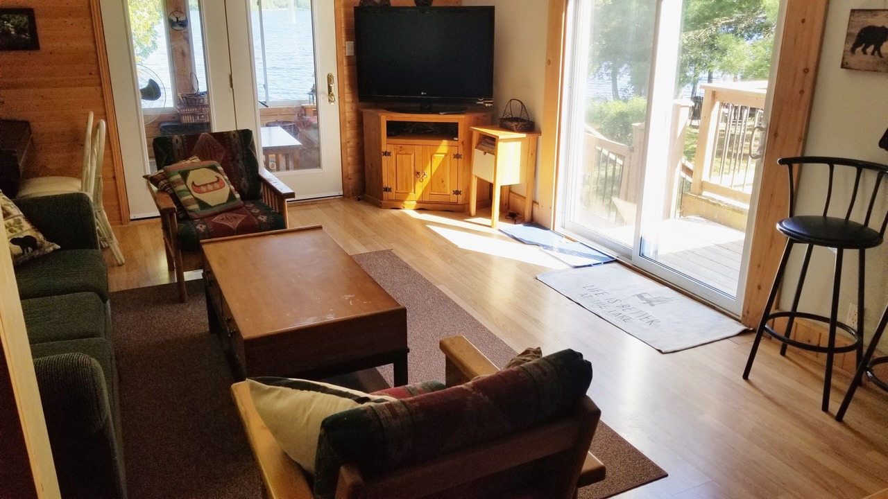 Photo of Livingroom in McMurrich/Monteith