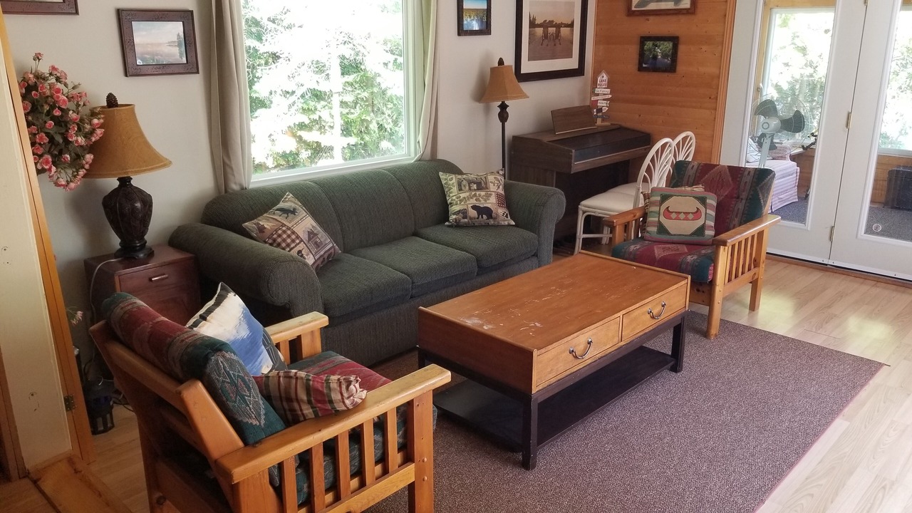 Photo of Livingroom in McMurrich/Monteith