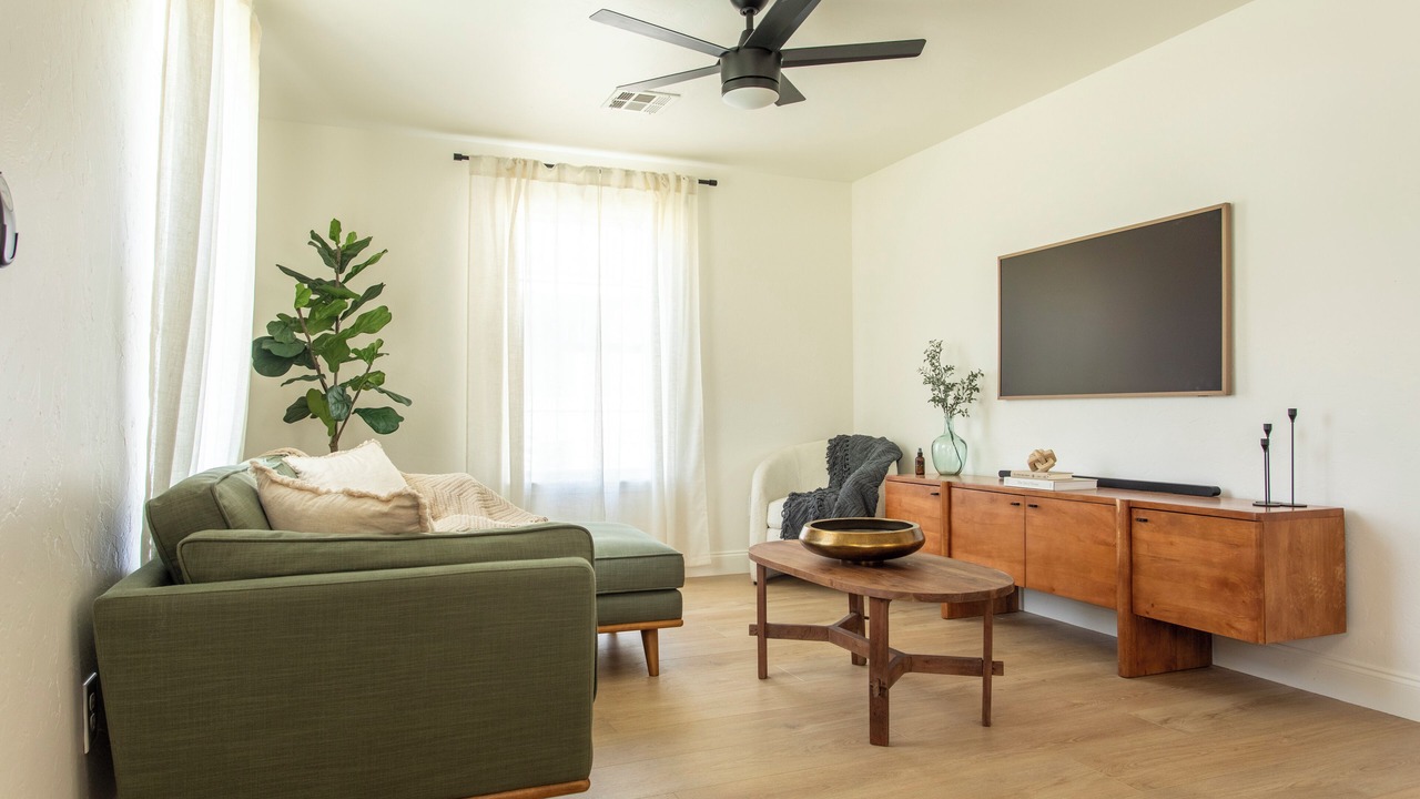 Photo of Livingroom in Ada