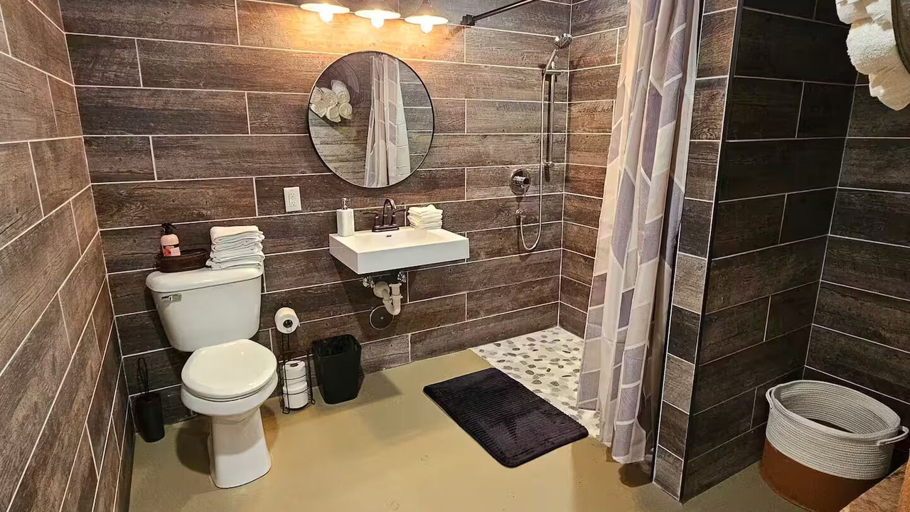 Photo of Bathroom in Weyerhaeuser