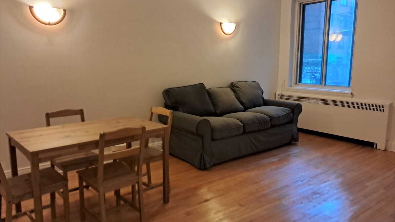 Photo of Livingroom in Cote-Des-Neiges—Notre-Dame-De-Grace