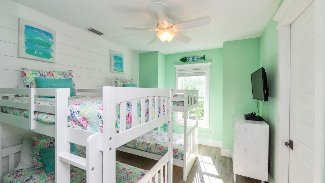 Photo of Bedroom in Holmes Beach