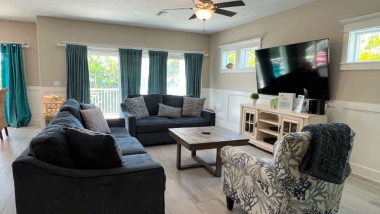 Photo of Livingroom in Holmes Beach