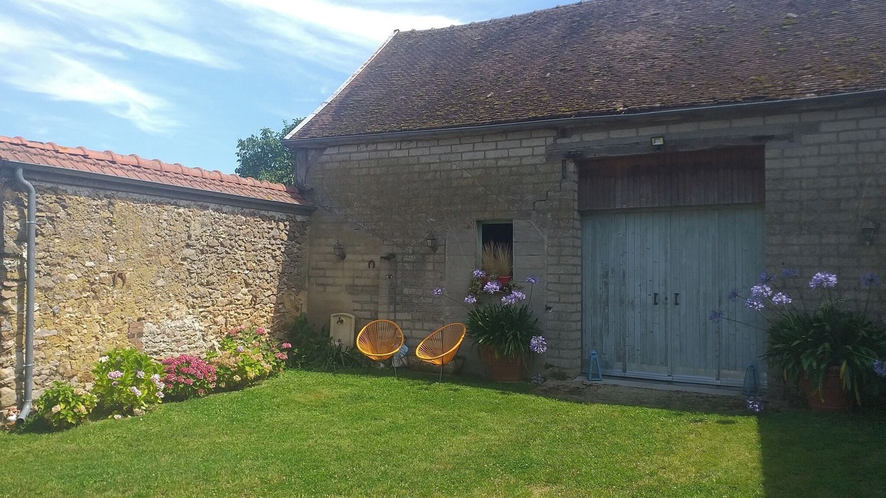 Photo of Outdoor in Fontaine-Denis-Nuisy