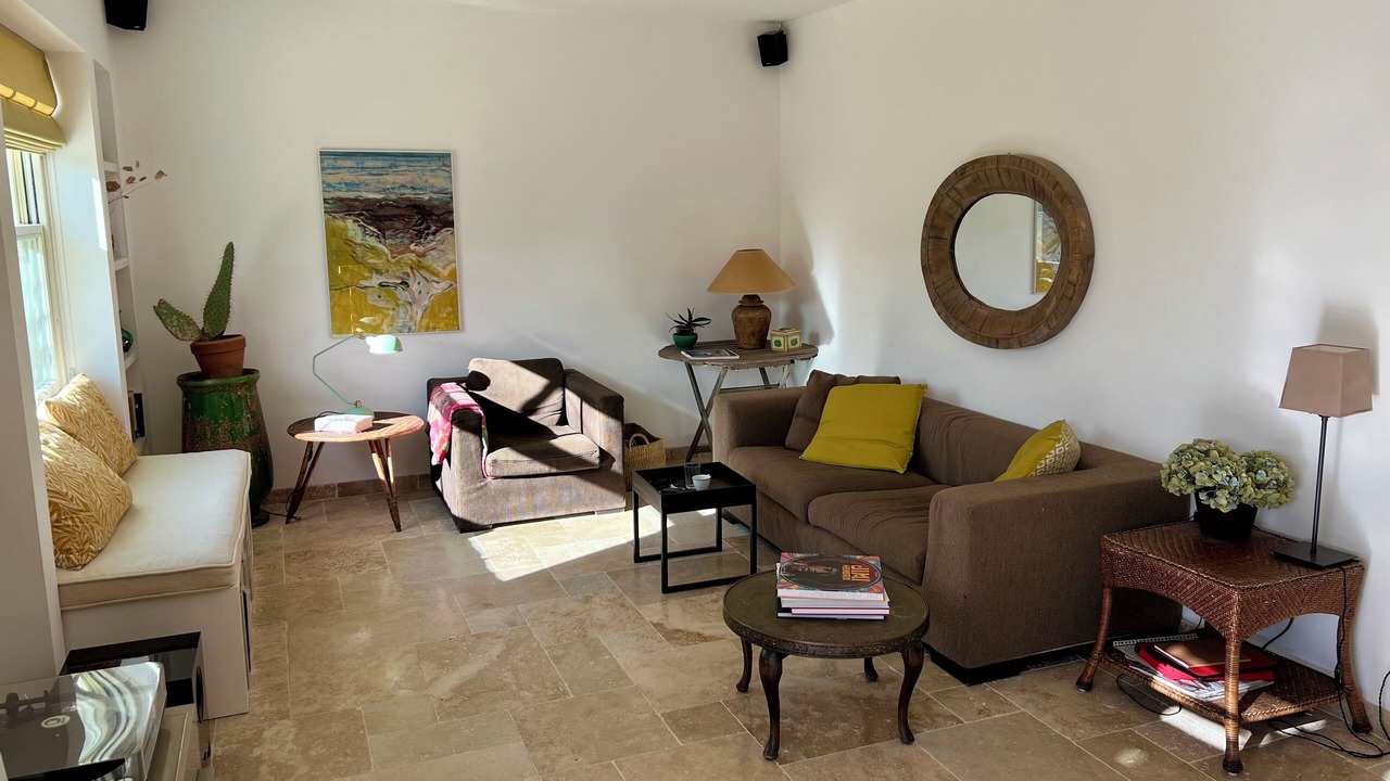 Photo of Livingroom in Pouzolles