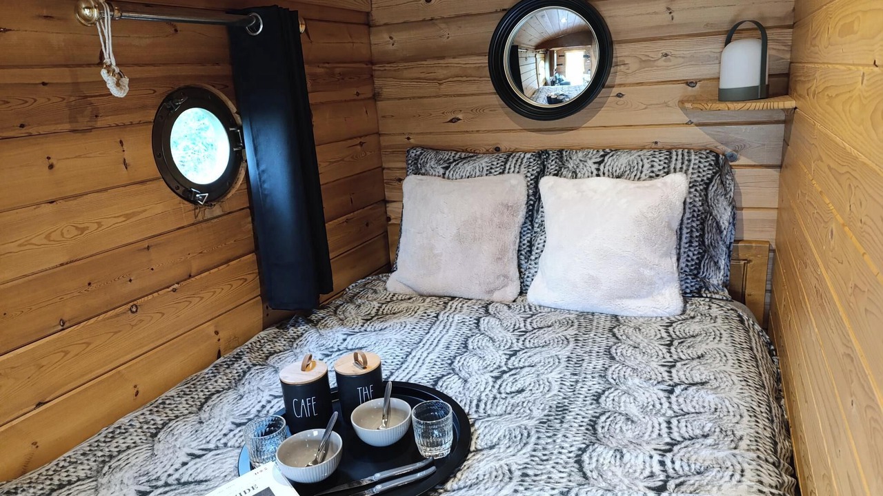 Photo of Bedroom in Noyant-la-Plaine