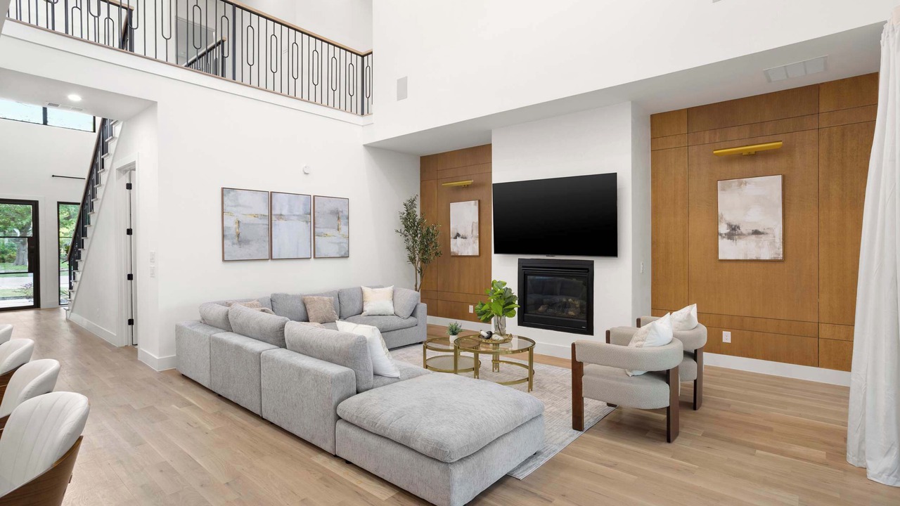 Photo of Livingroom in Little Forest Hills