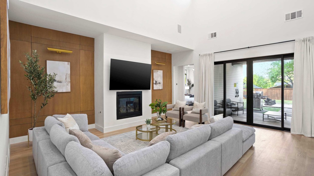 Photo of Livingroom in Little Forest Hills