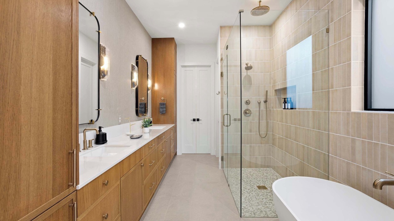 Photo of Bathroom in Little Forest Hills
