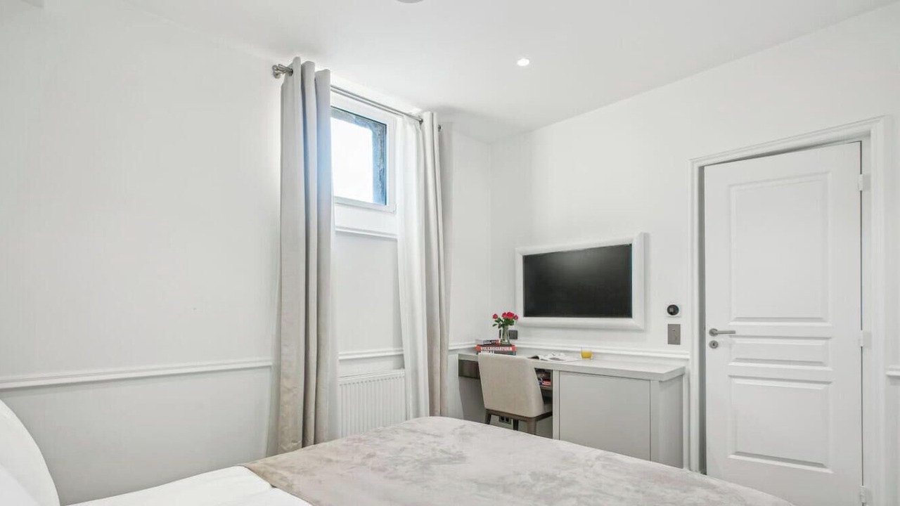 Photo of Bedroom in 16th Arrondissement