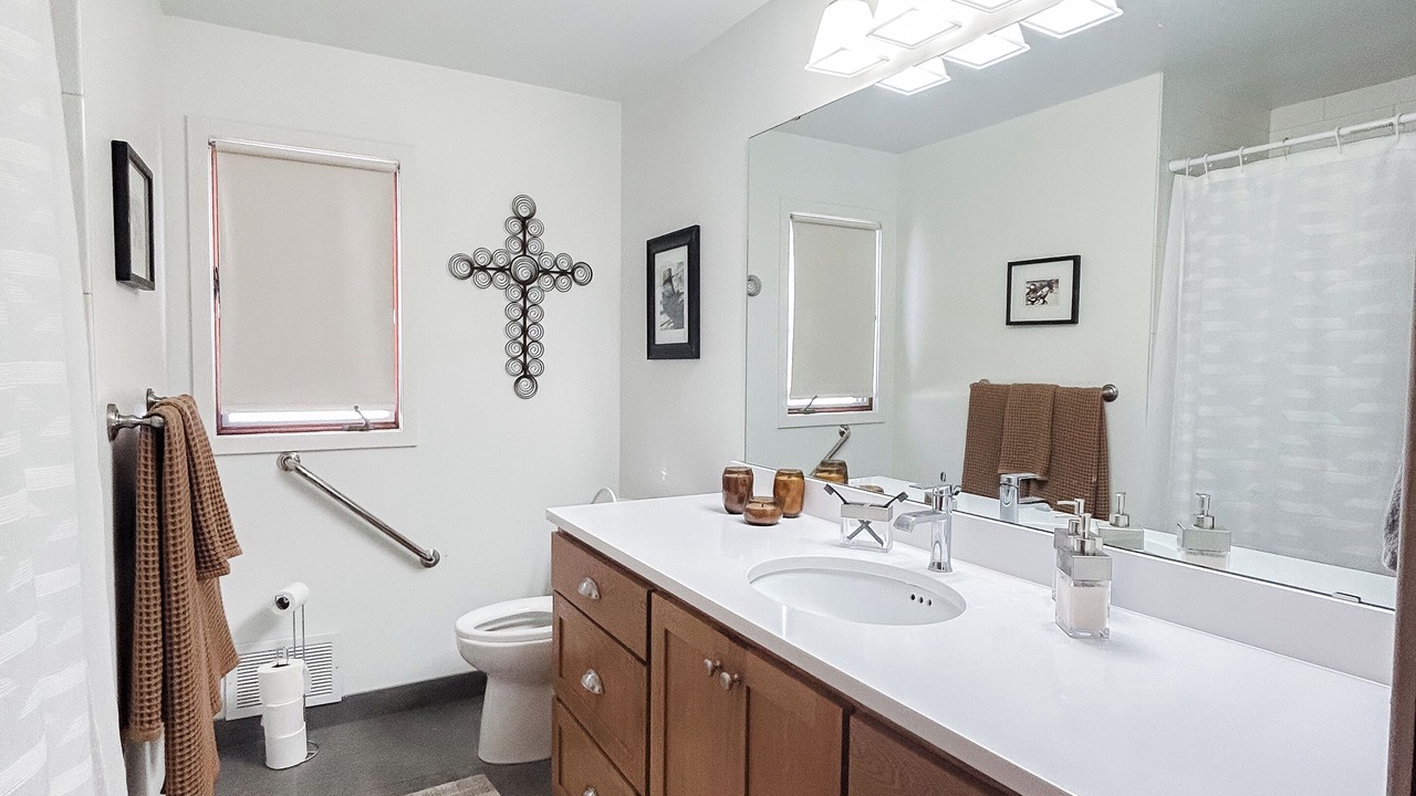 Photo of Bathroom in Bayport