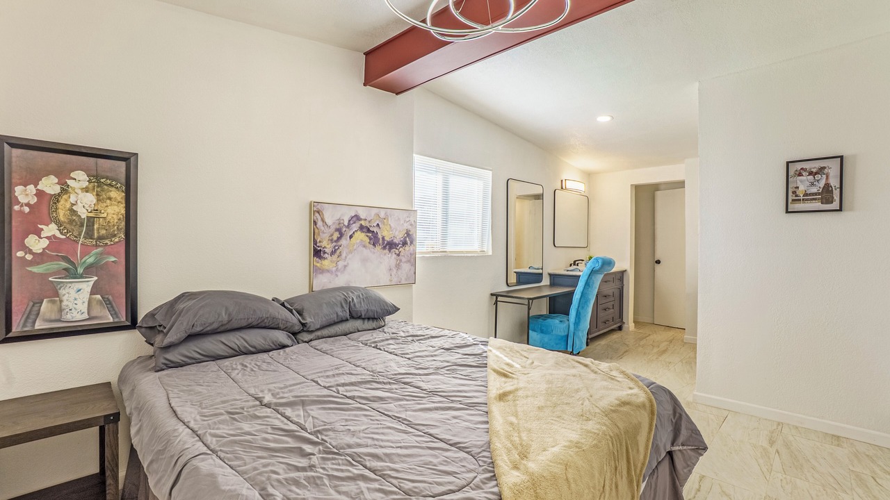 Photo of Bedroom in Biggs Field