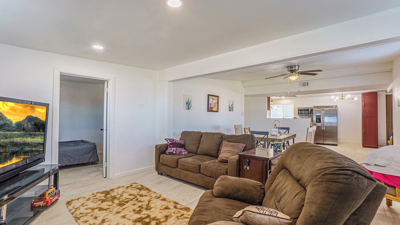 Photo of Livingroom in Biggs Field