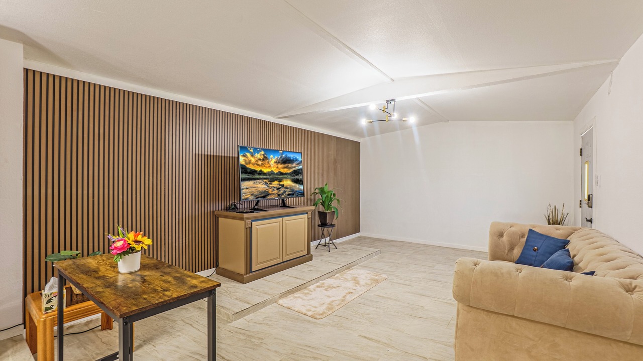 Photo of Livingroom in Biggs Field