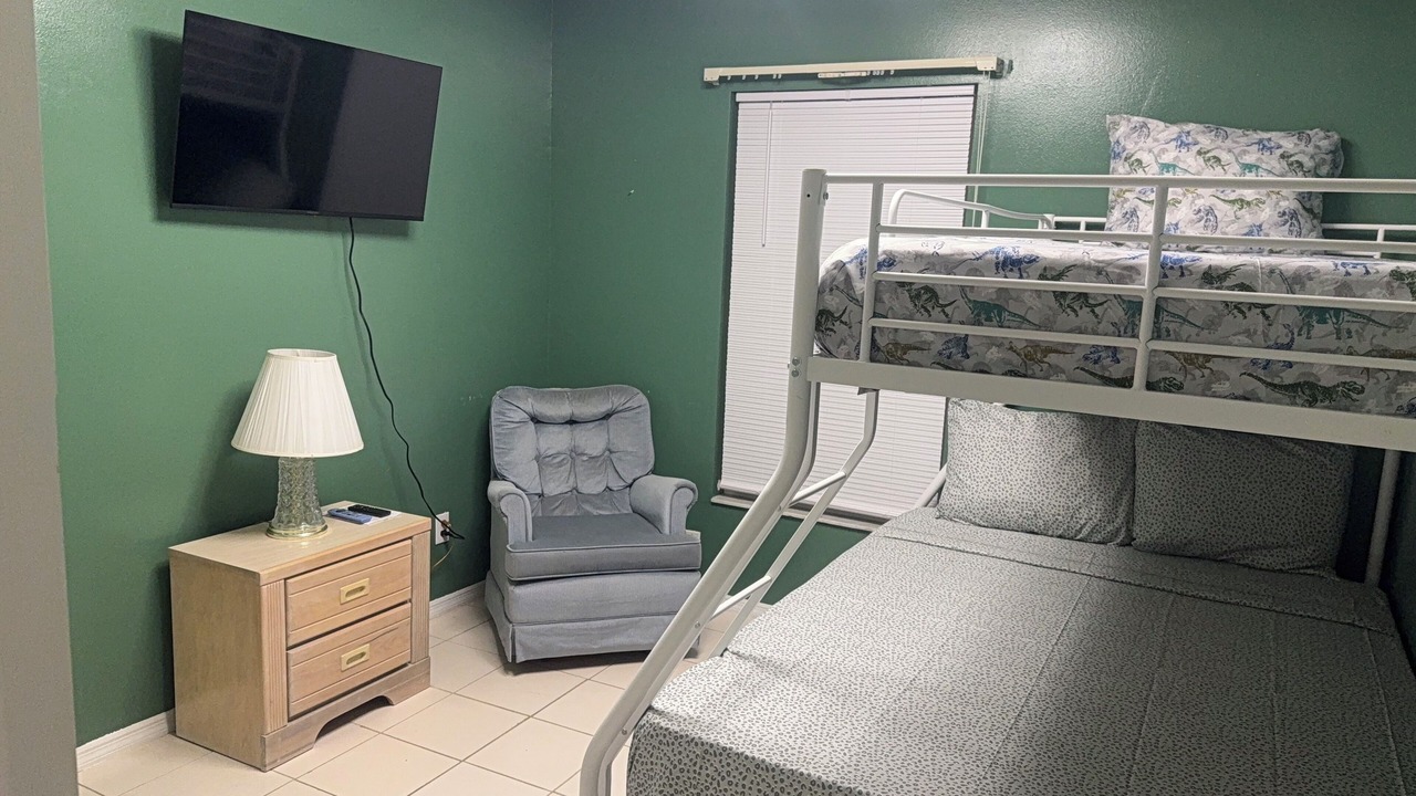 Photo of Bedroom in Lindfields