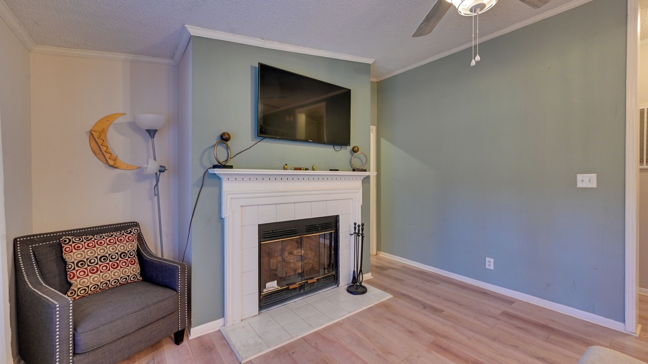Photo of Livingroom in Crisp