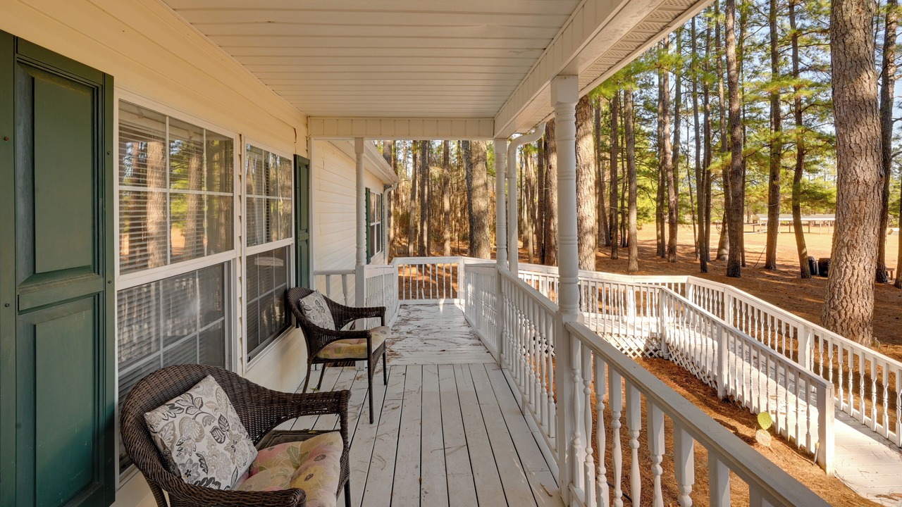 Photo of Patio Balcony in Crisp