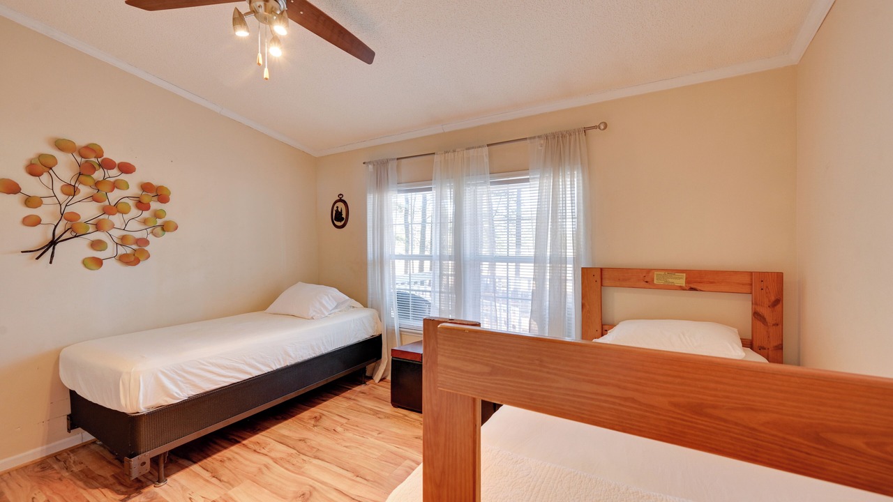 Photo of Bedroom in Crisp