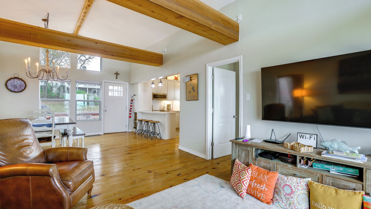 Photo of Livingroom in West Livingston