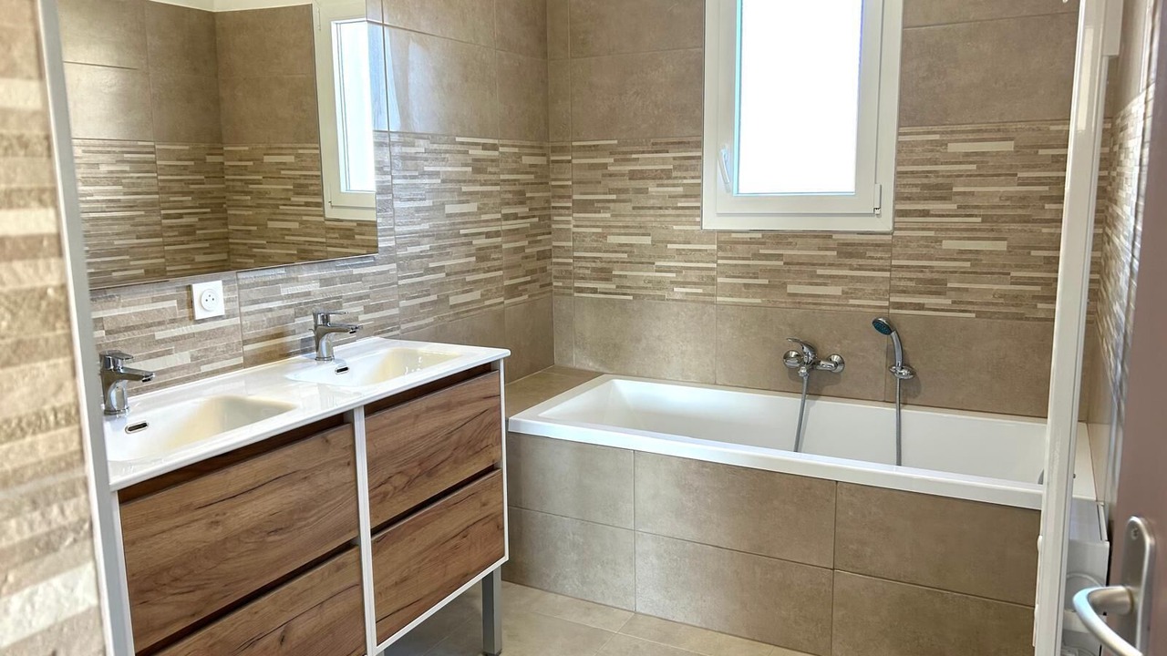 Photo of Bathroom in Lias