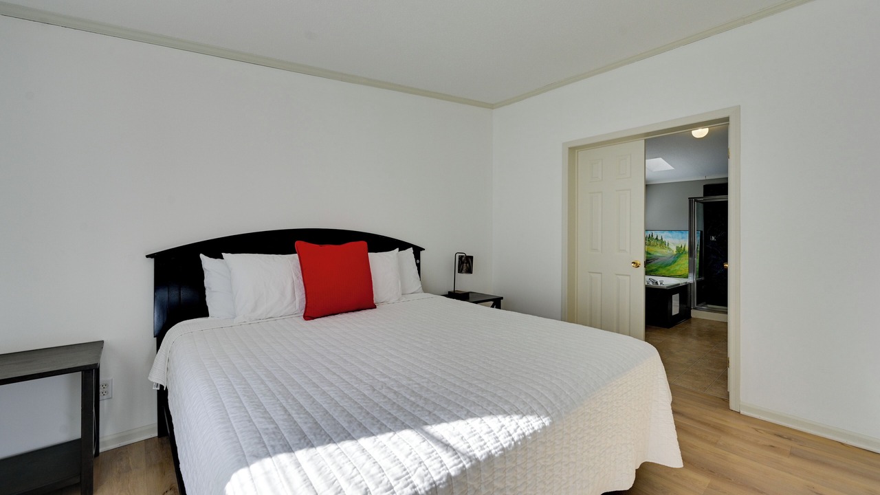 Photo of Bedroom in Crisp