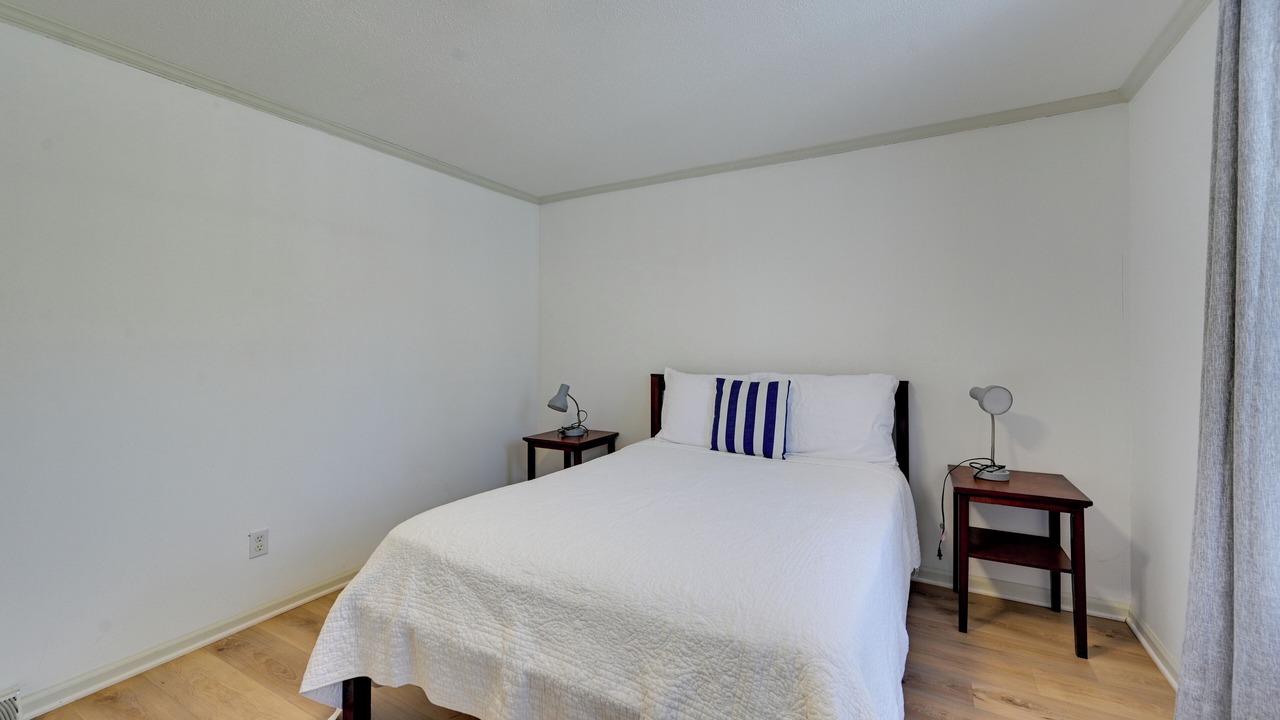 Photo of Bedroom in Crisp