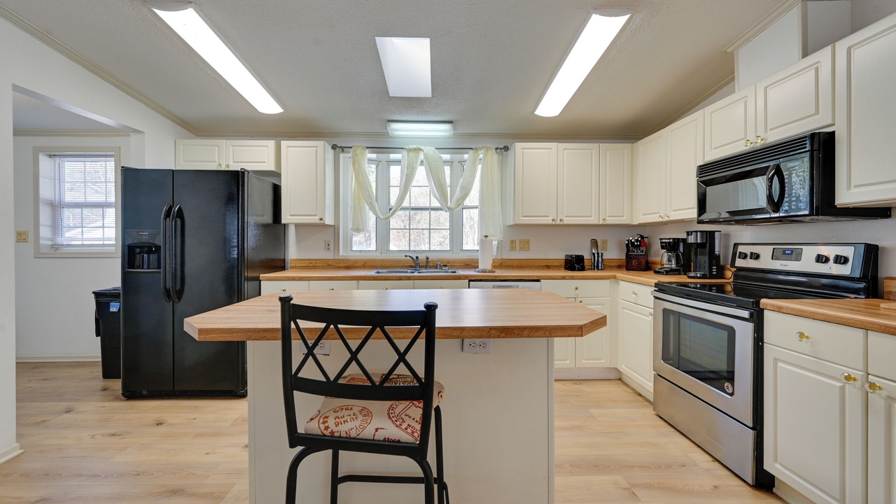 Photo of Kitchen in Crisp