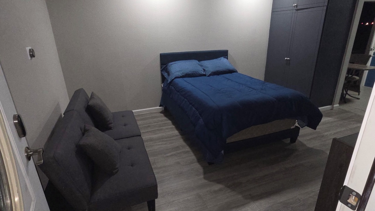 Photo of Bedroom in FM 1960