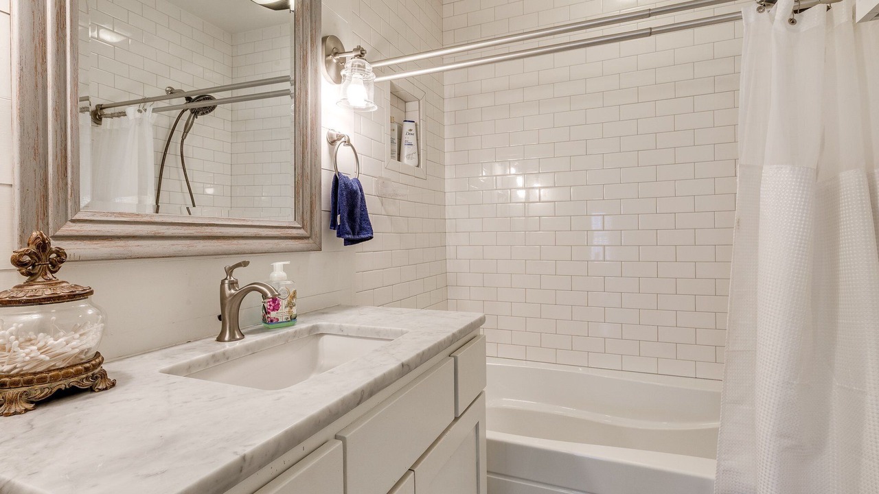 Photo of Bathroom in Cherry Street