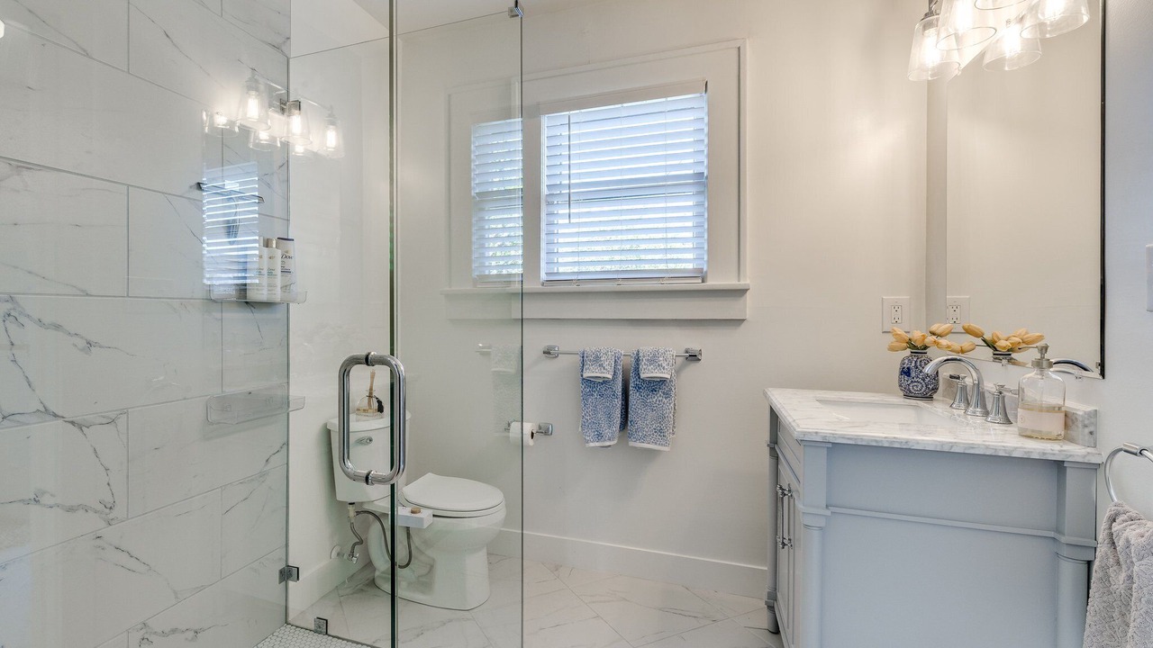 Photo of Bathroom in Cherry Street