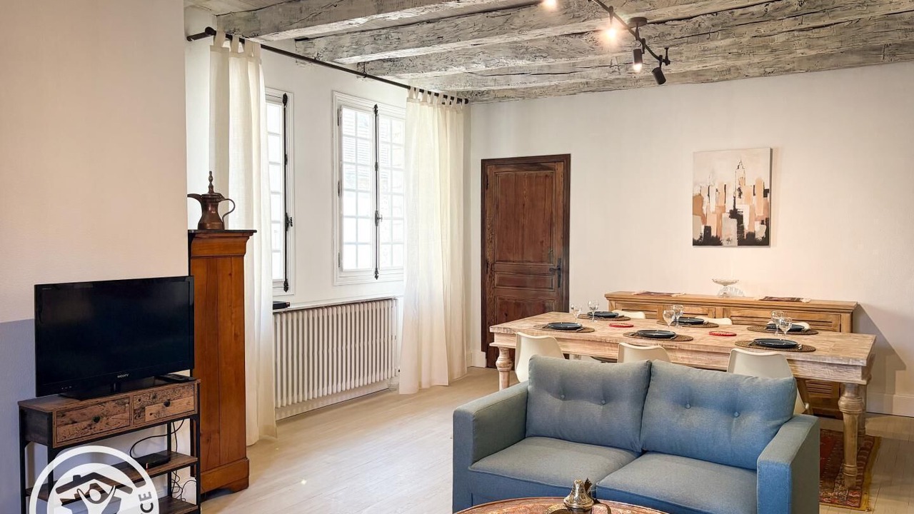 Photo of Others in Martel