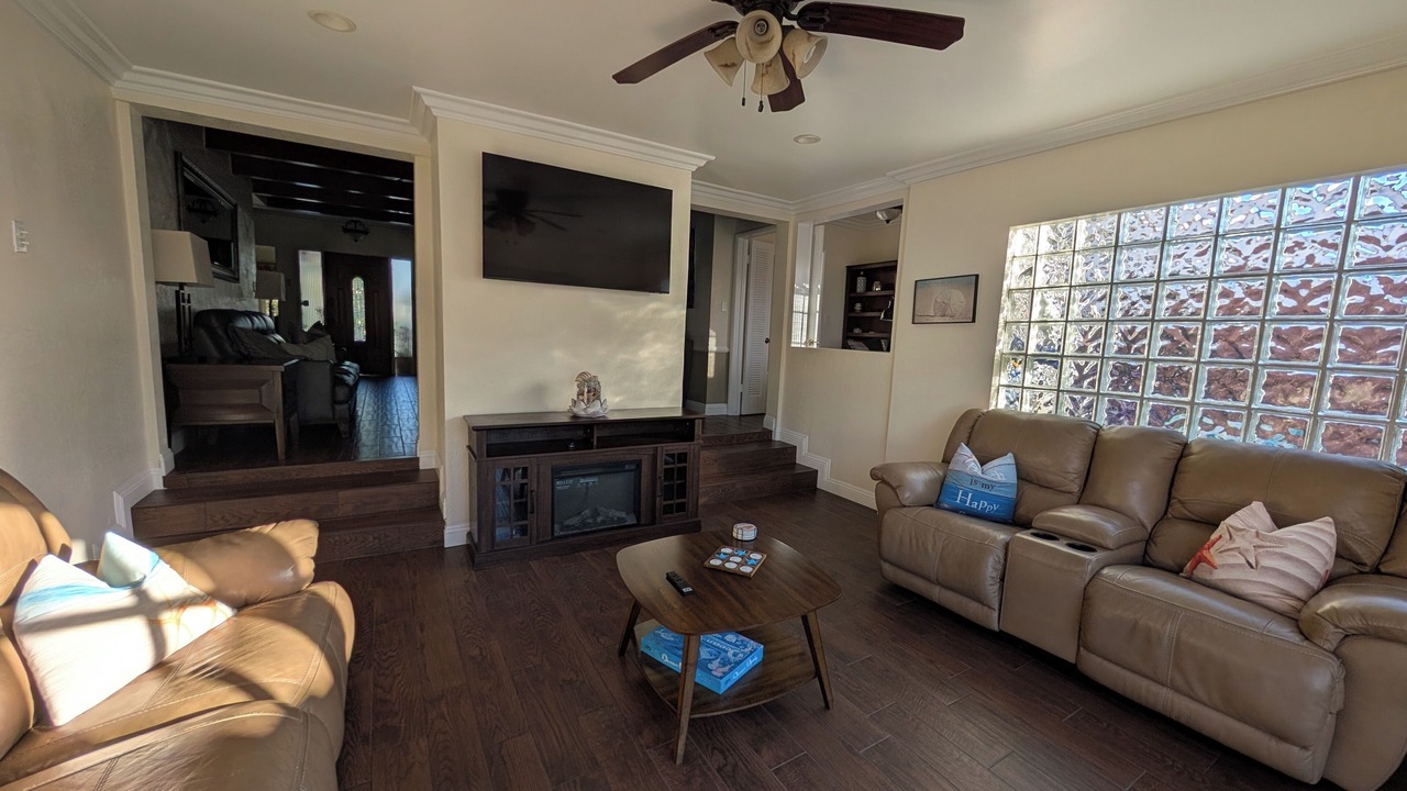 Photo of Livingroom in South Wrigley