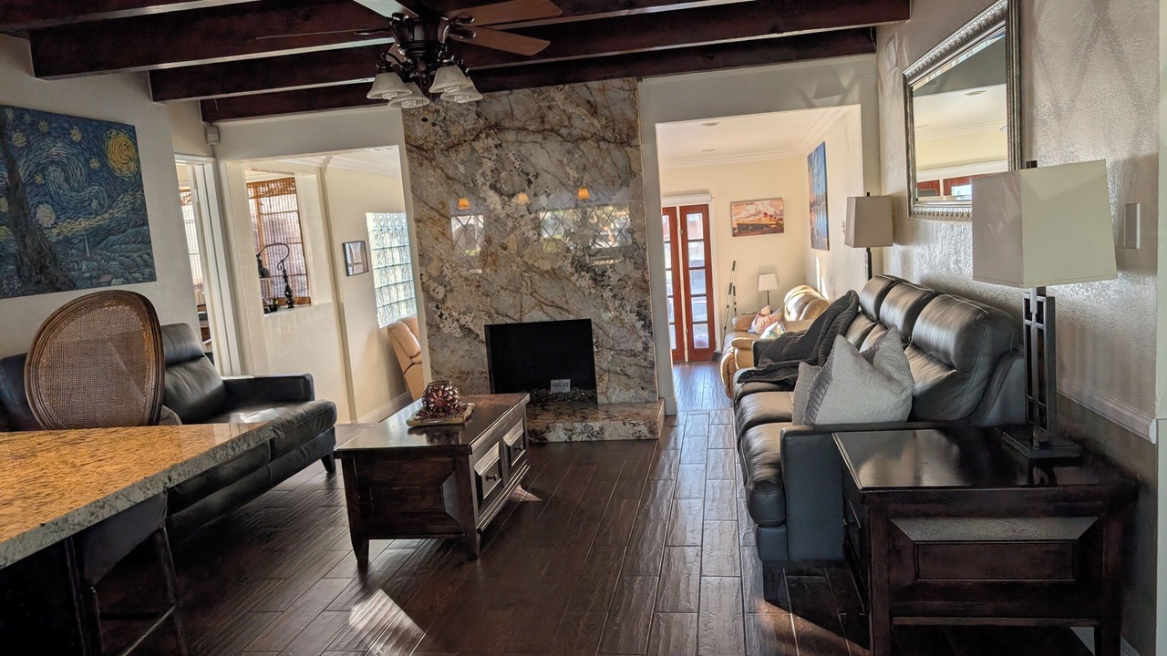 Photo of Livingroom in South Wrigley