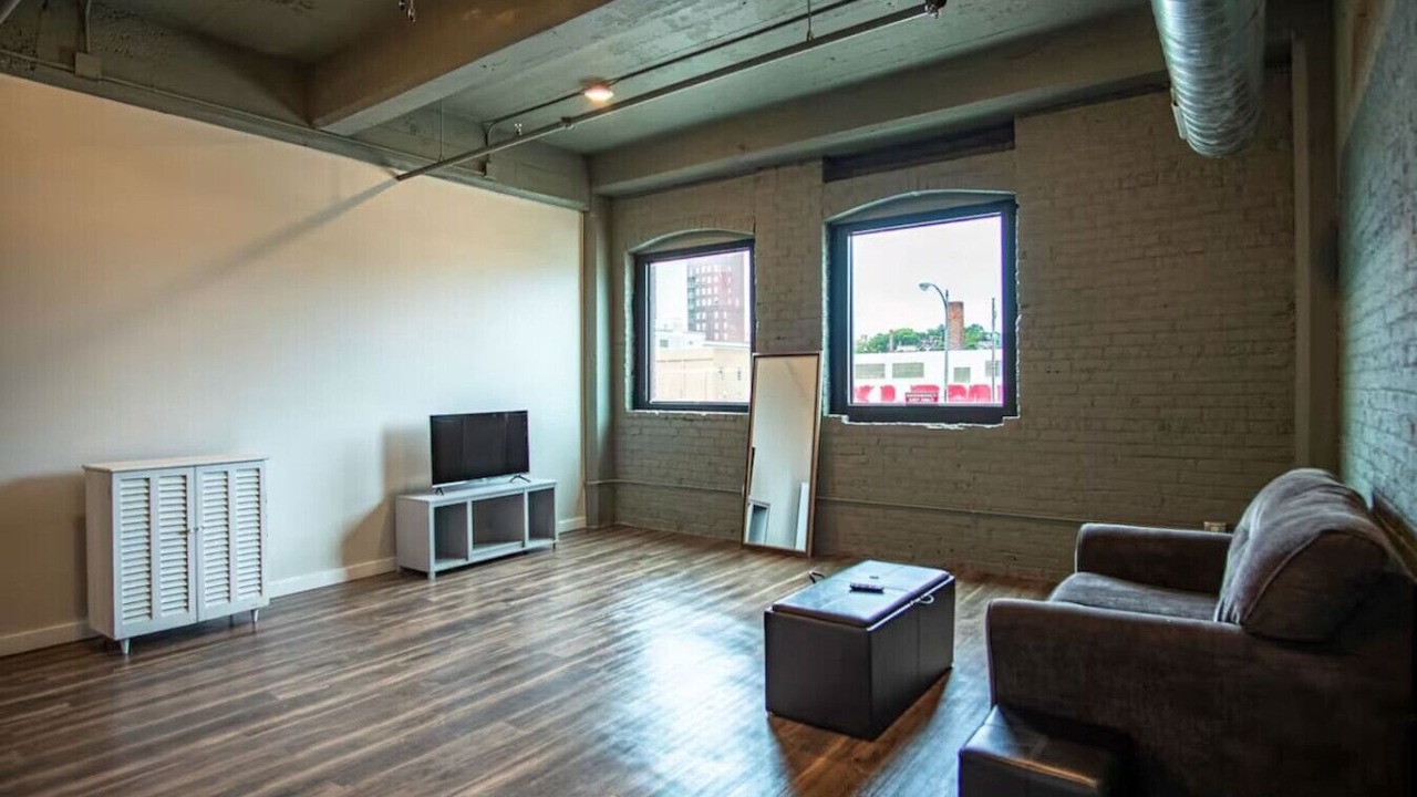 Photo of Livingroom in Downtown