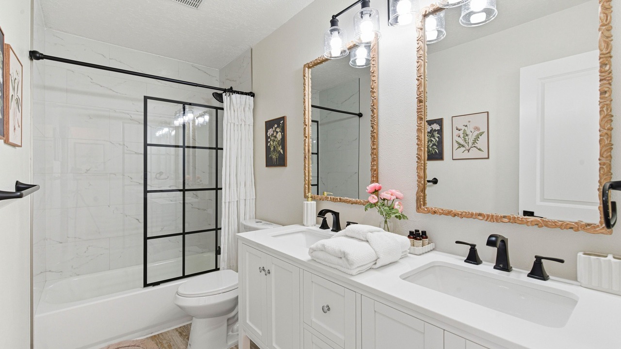 Photo of Bathroom in Apollo Beach