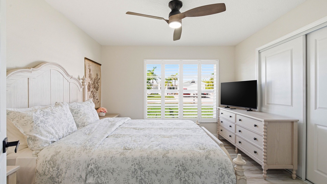 Photo of Bedroom in Apollo Beach