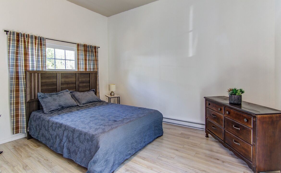 Photo of Bedroom in Saint-Henri-de-Taillon