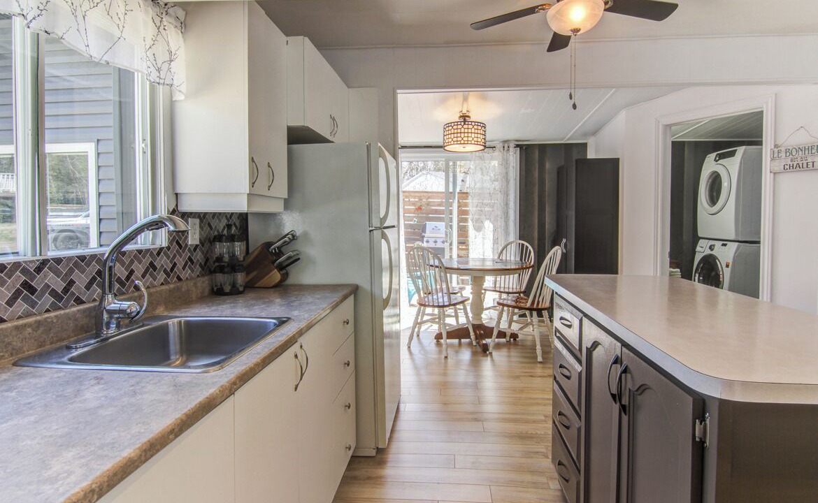 Photo of Kitchen in Saint-Henri-de-Taillon